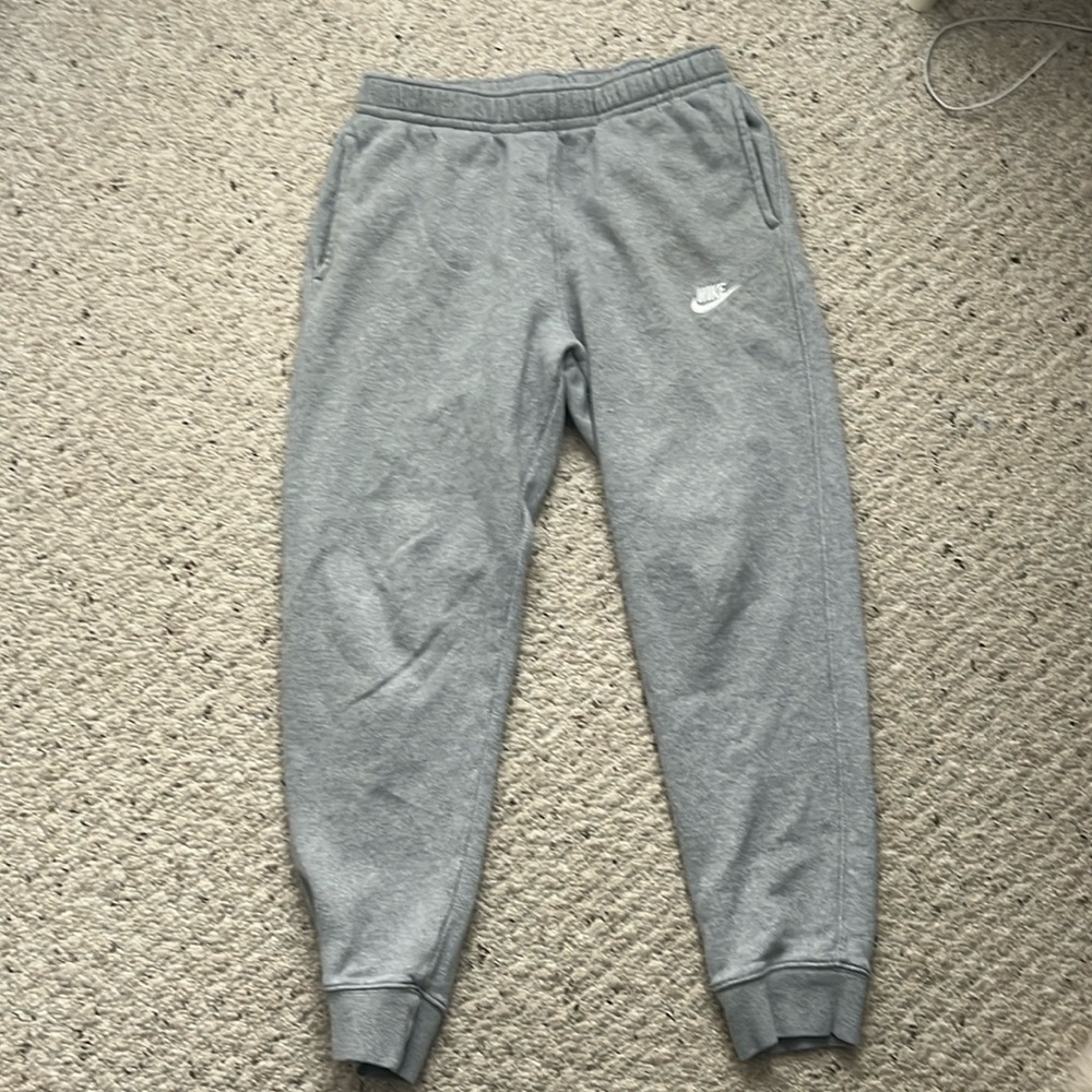 Men’s Nike Sweatpants.